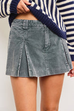 Load image into Gallery viewer, Front Box Pleats Corduroy Mini Skort