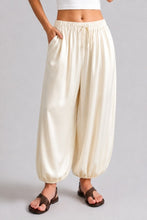 Load image into Gallery viewer, Balloon Crepe Pants