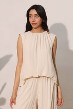 Load image into Gallery viewer, Rayon Crepe Ruched High Low Top