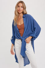 Load image into Gallery viewer, Button-Up Vented Longline Shirt