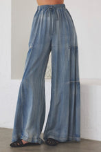 Load image into Gallery viewer, Ruffled Side Washed Denim Wide

