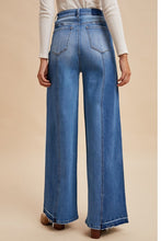 Load image into Gallery viewer, Stretch Two Tone Fray Hem Wide Leg Jean
