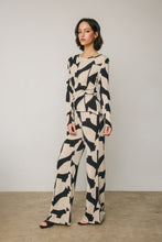 Load image into Gallery viewer, Knit Printed Pant
