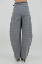 Load image into Gallery viewer, Structure Woven Plaid Barrel Trousers
