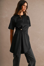 Load image into Gallery viewer, Santin Side Button Draped 
Asymmetric Hem Top

