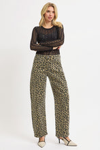 Load image into Gallery viewer, Slouchy Leopard Barrel Jeans
