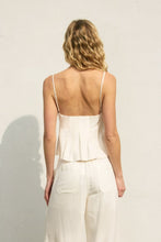 Load image into Gallery viewer, Linen Sleeveless Flared Top
