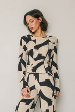 Load image into Gallery viewer, Long Sleeves Knit Printed Top
