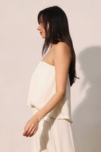 Load image into Gallery viewer, Silky Strapless Bubble Top
