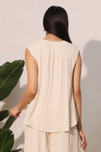 Load image into Gallery viewer, Rayon Crepe Ruched High Low Top
