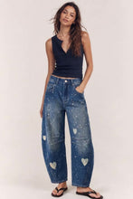 Load image into Gallery viewer, Heart Splatter Stretch Barrel Jeans

