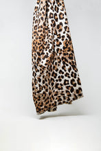 Load image into Gallery viewer, Leopard Print  Fine Woven Scarf
