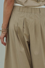 Load image into Gallery viewer, Cocoon Pleated Maxi Pant

