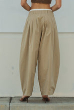 Load image into Gallery viewer, Cocoon Pleated Maxi Pant
