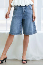 Load image into Gallery viewer, Adjustable Waist Bermuda Jean
