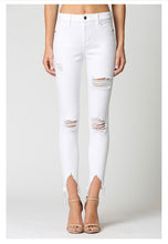 Load image into Gallery viewer, White Distressed Frayed Skinny
