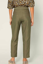 Load image into Gallery viewer, Pleated Waist Tapered Pants with Belt
