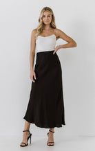 Load image into Gallery viewer, Satin Maxi Skirt
