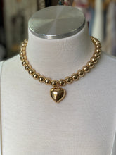 Load image into Gallery viewer, Gold Heart Choker
