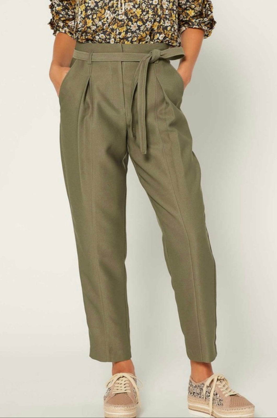 Pleated Waist Tapered Pants with Belt